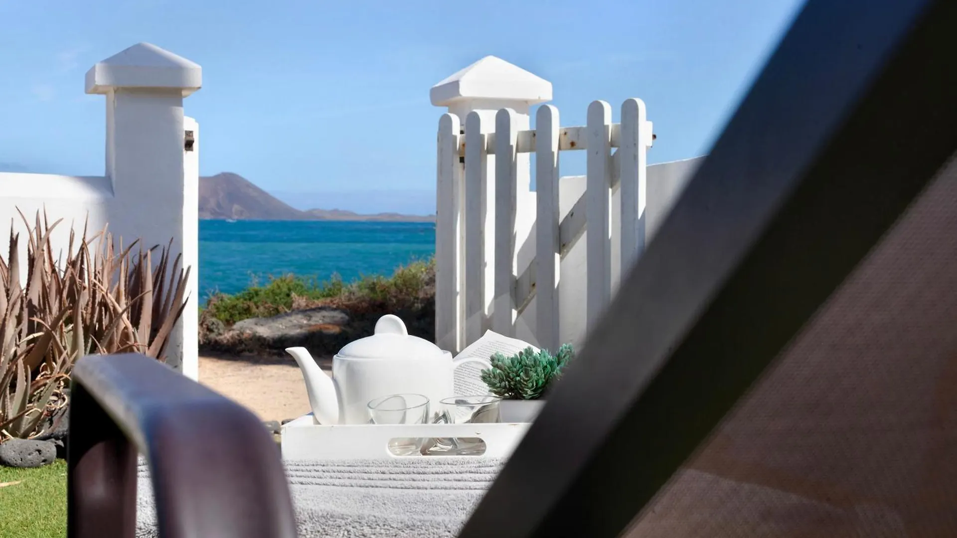Luxury Oceanfront Villa コラレホ