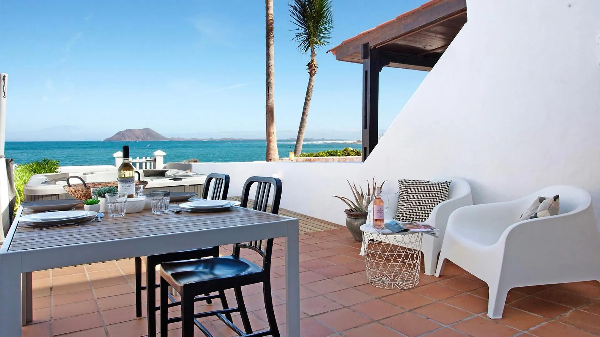 Luxury Oceanfront Villa コラレホ スペイン